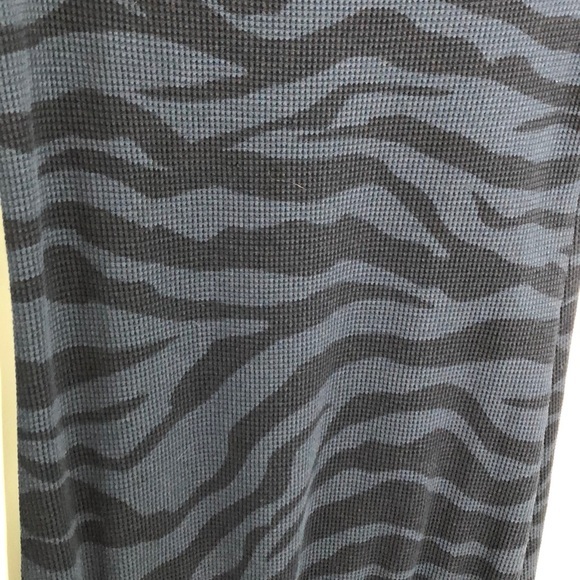 SPLENDID Navy and Black  Zebra Print Long Top - Picture 3 of 6